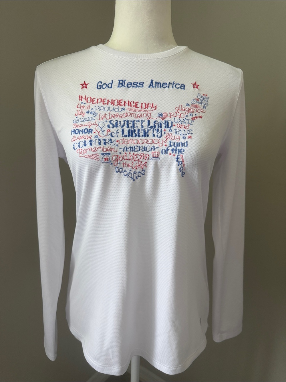 REEL LEGENDS Women’s Patriotic Long Sleeve Tee White Size Small
